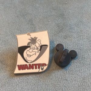 Queen of Hearts Wanted Disney Pin
